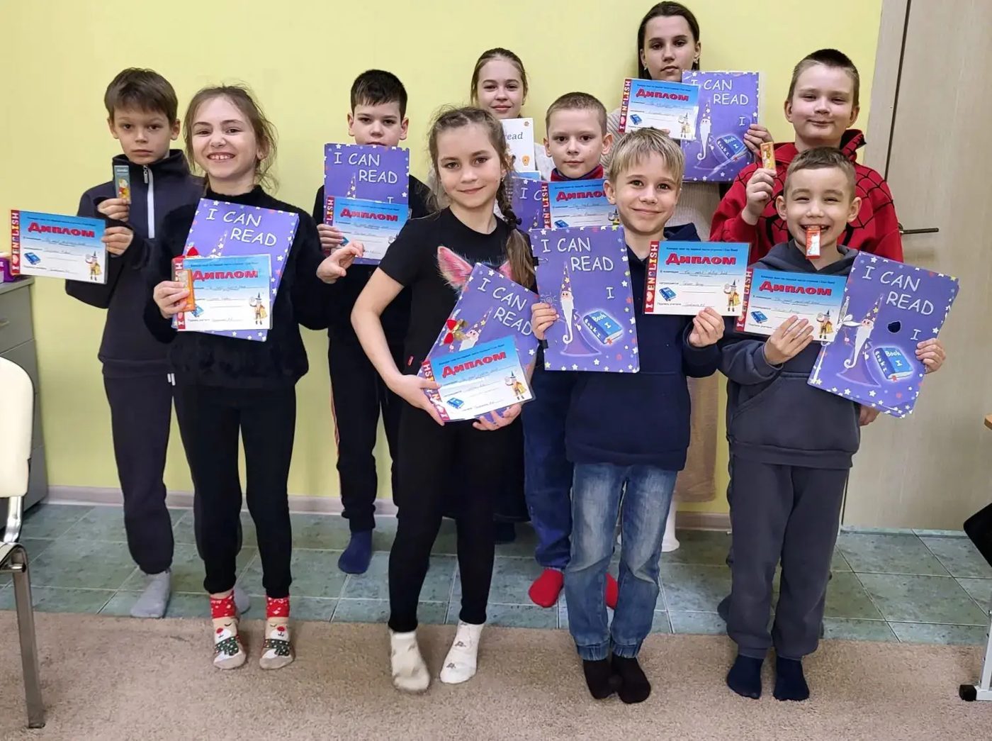 Ученики Magic English на уроке английского